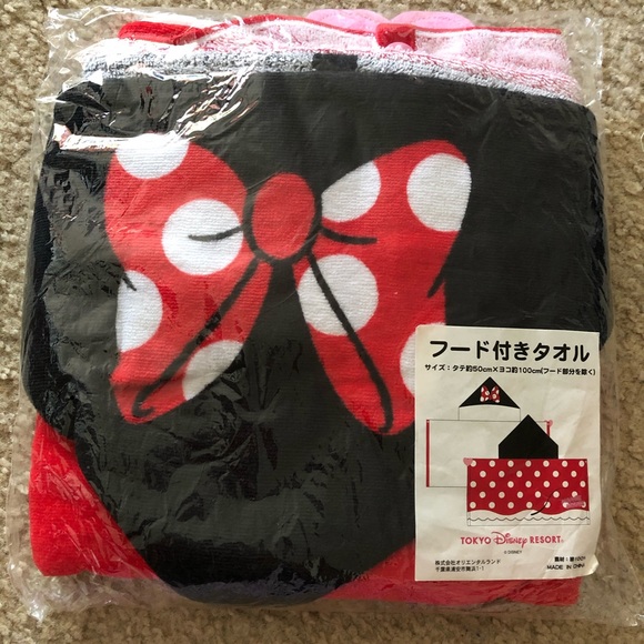 ❌sold❌Tokyo Disney Minnie Mouse Hooded Towel - Picture 3 of 4
